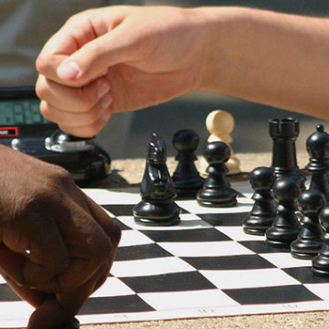 Figyelem! Figyelem? Figyelem.